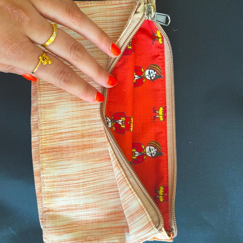 desi pouch with zipper